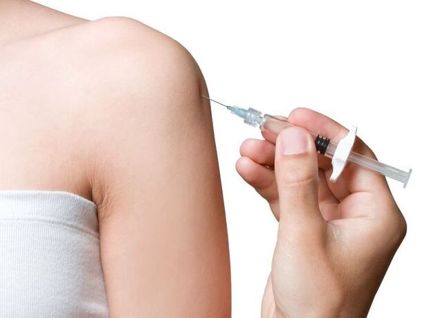 Intra-articular injection to relieve inflammation in shoulder joint arthrosis